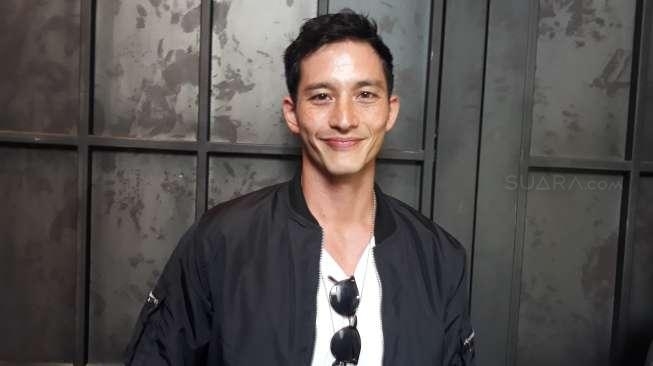 Mike Lewis