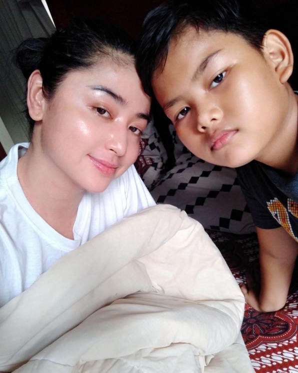 Dewi Perssik