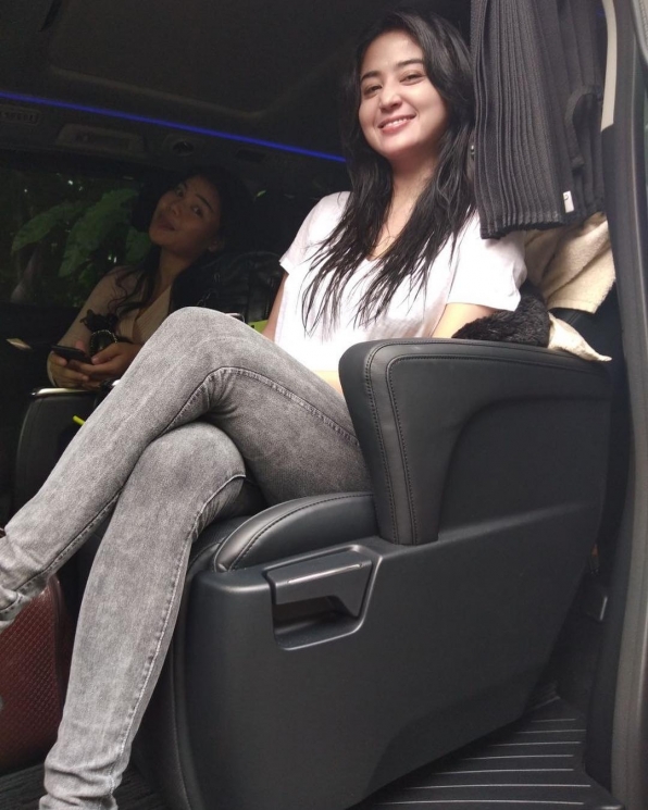 Dewi Perssik 