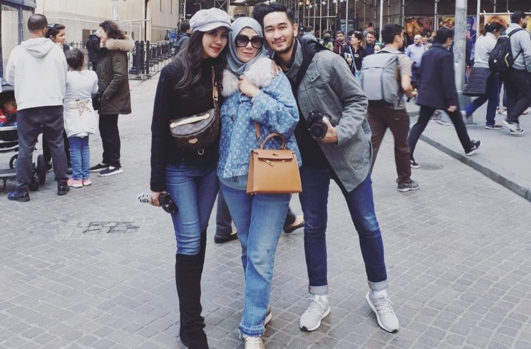 Amy Qanita bersama Syahnaz Sadiqah dan Jeje Govinda 