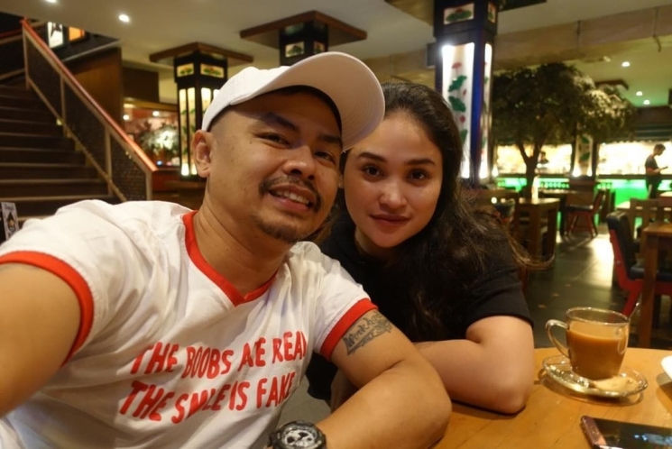 Wendy Cagur dan Istri