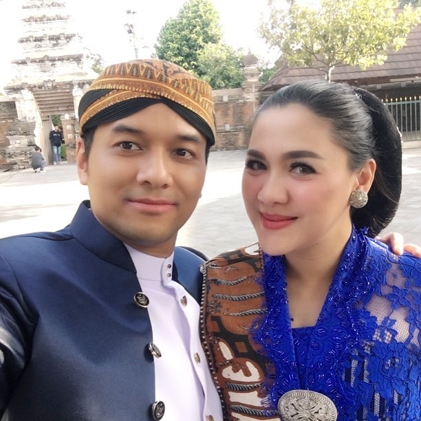 Vicky Shu dan Ade Imam