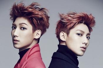 Susah Dibedakan, Idol Ini Berfoto dengan Saudara Kembarnya