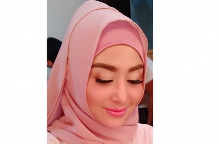 Dewi Perssik