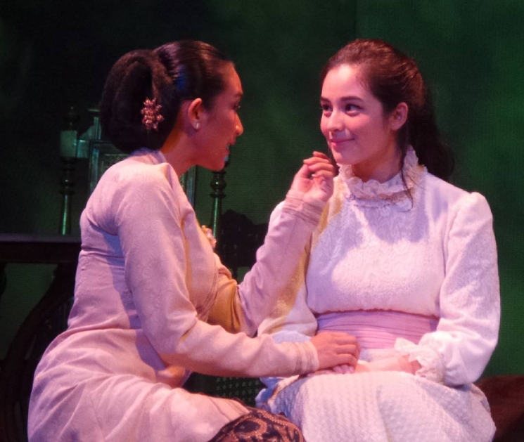 Teater Bunga Penutup Abad