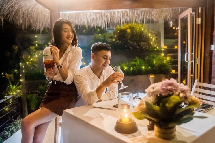 Raditya Dika dan Anissa Aziza