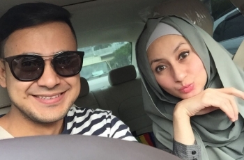 Ramzi di Kelilingi Wanita-wanita Cantik, Intip Yuk Potret Istri dan Putrinya yang Jarang Terekspos