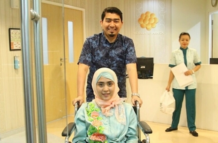 Ustaz Solmed dan April Jasmine