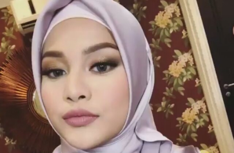 Aurel Hermansyah Berhijab