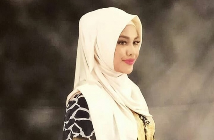 Aurel Hermansyah Berhijab