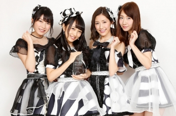 Miris, CD Baru AKB48 Dibuang padahal Baru Saja Laris Terjual