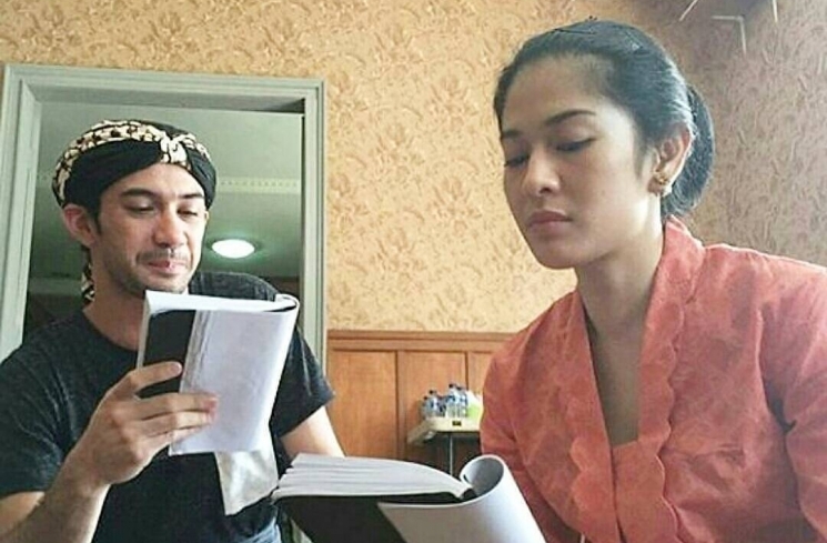 Reza Rahardian dalam Kartini/instagram@yoeyoennaya