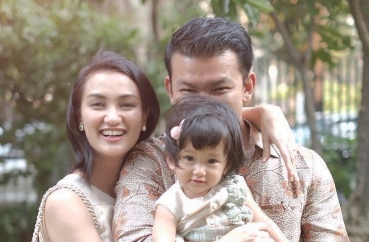 Atiqah Hasiholan dan Rio Dewanto