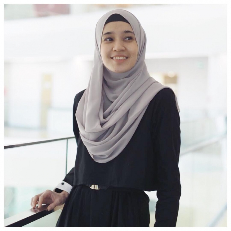 Dhini Aminarti