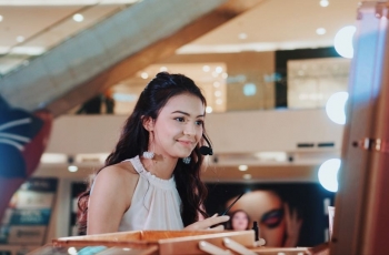 Nggak Gengsi, Harga Pakaian Amanda Rawles Ternyata Terjangkau