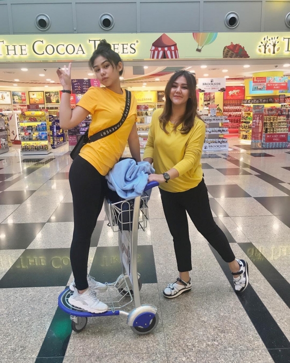 Vanesha Prescilla dan Sissy Priscillia