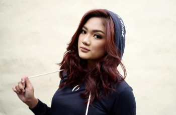 Kebaya Bali Buat Marion Jola Tampil Memukau