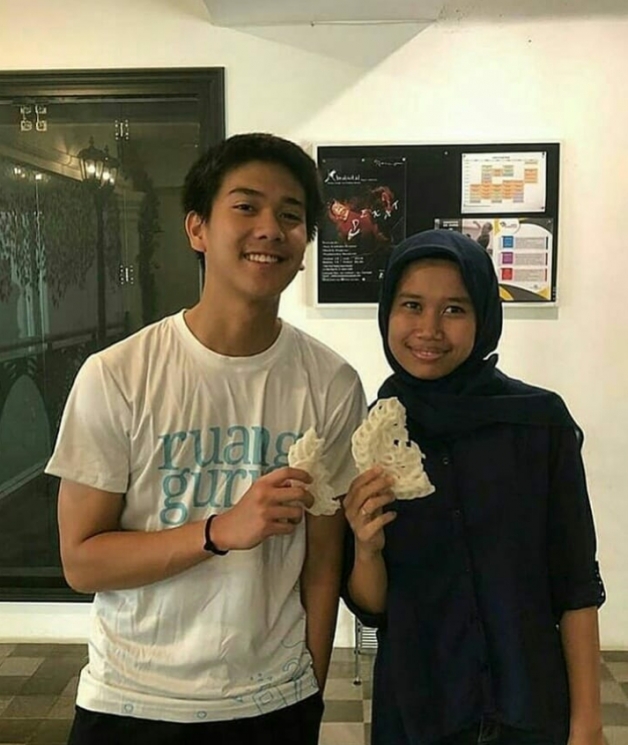 Iqbaal fans