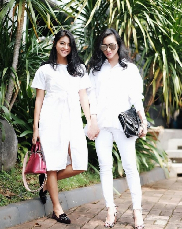 Ririn Ekawati dan Rini Yulianti