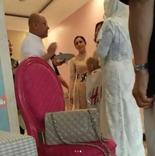 Suasana acara Idul Fitri di rumah keluarga Maia Estianty