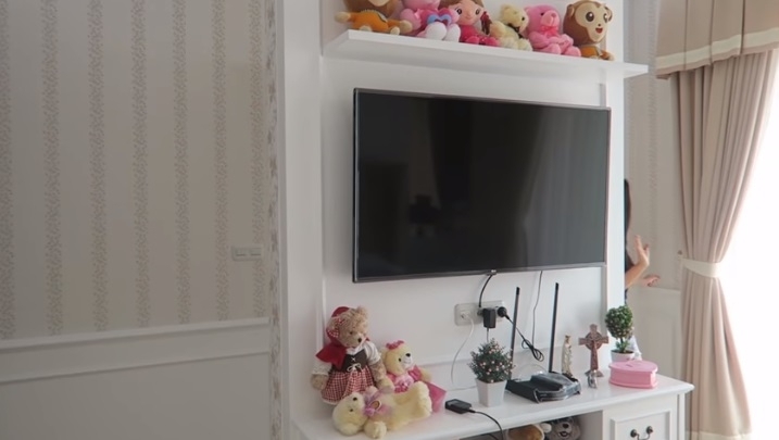 Kamar Natasha Wilona