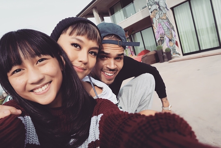 Agnez Mo dan Chris Brown