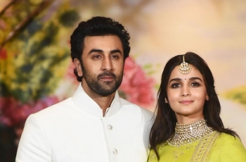 Dibocorkan Sahabat, Ranbir Kapoor dan Alia Bhatt Akan Menikah Tahun Ini