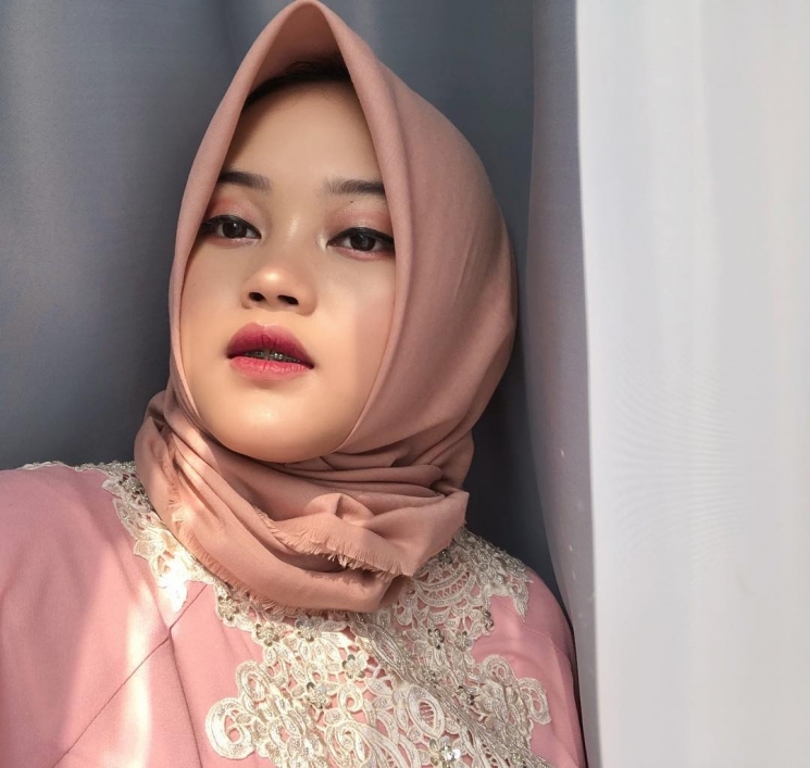 Putri Delina 