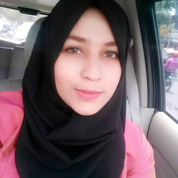 Mona Rizqia