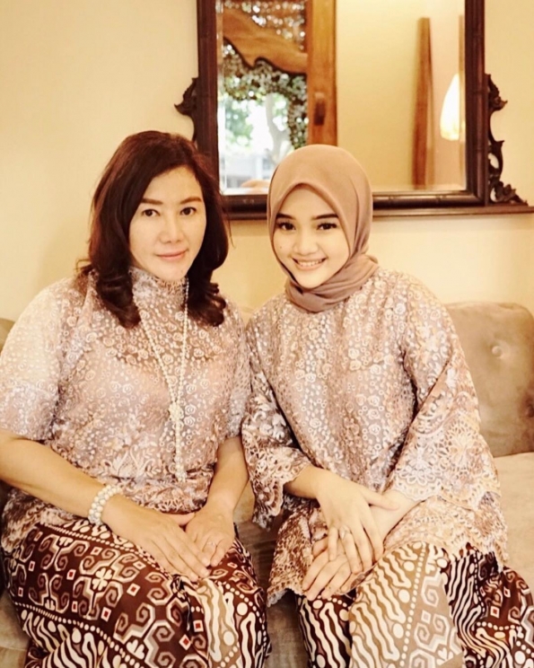 Pinky Evianty 