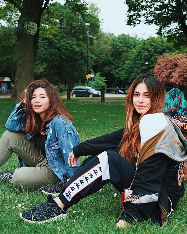 Shaloom Razade dan Valerie Thomas/Instagram @sharazaaa