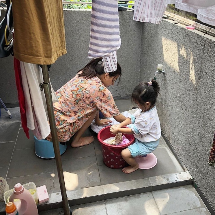 Aktivitas Sarwendah mengenakan daster/Instagram