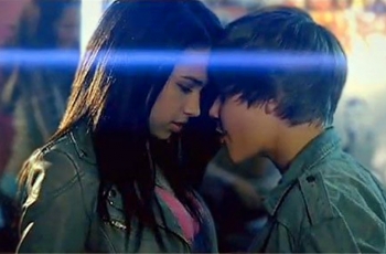 8 Tahun Berlalu, Ini 5 Potret Terbaru Cewek Imut di MV Justin Bieber 'Baby'