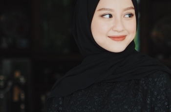 Berpose Duck Face, Selebgram Gita Savitri Alami Pelecehan di Medsos