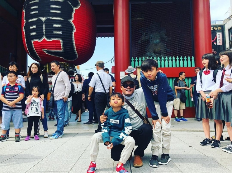 Liburan Sule dan anak-anaknya ke Jepang/Instagram @ferdinan_sule