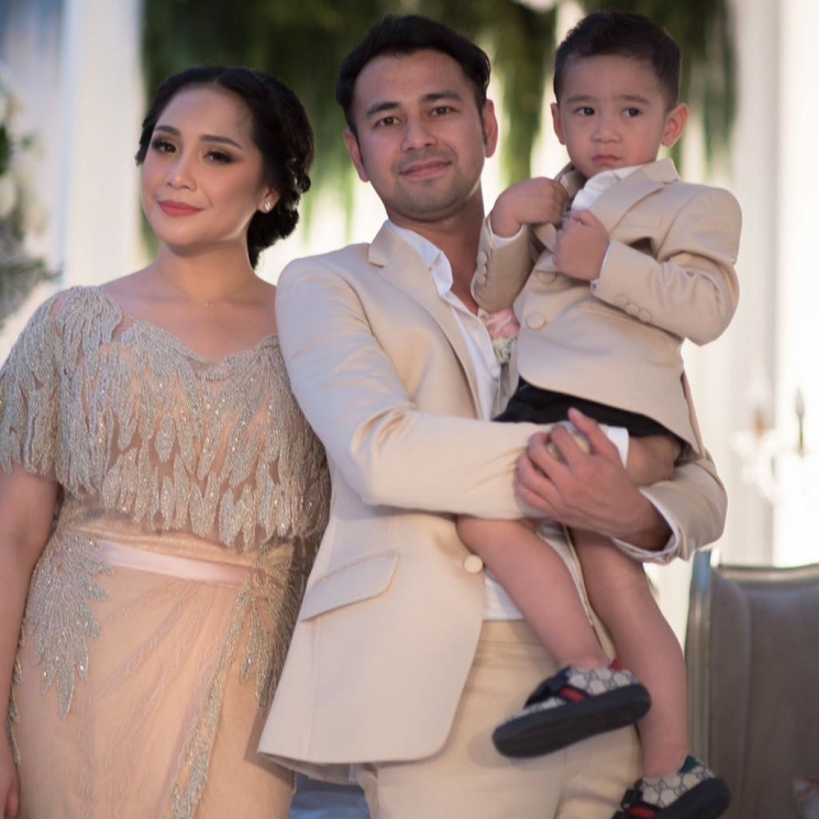 Raffi Ahmad dan keluarga