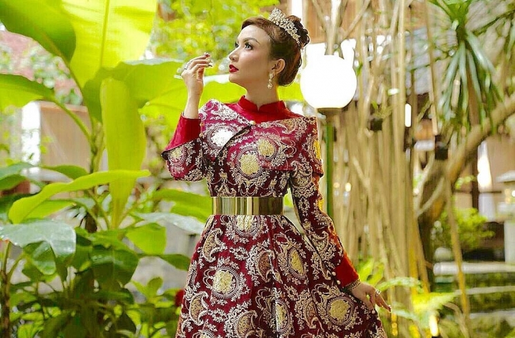 Roro Fitria 