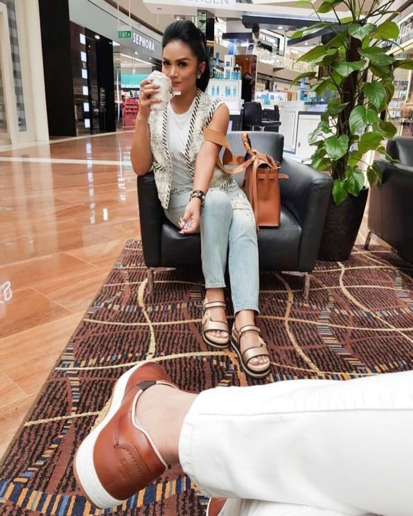 Krisdayanti/ Instagram @krisdayantilemos