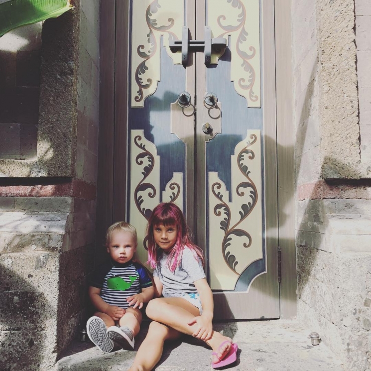Anak-anak Pink diduga berada di Bali from Instagram @pink