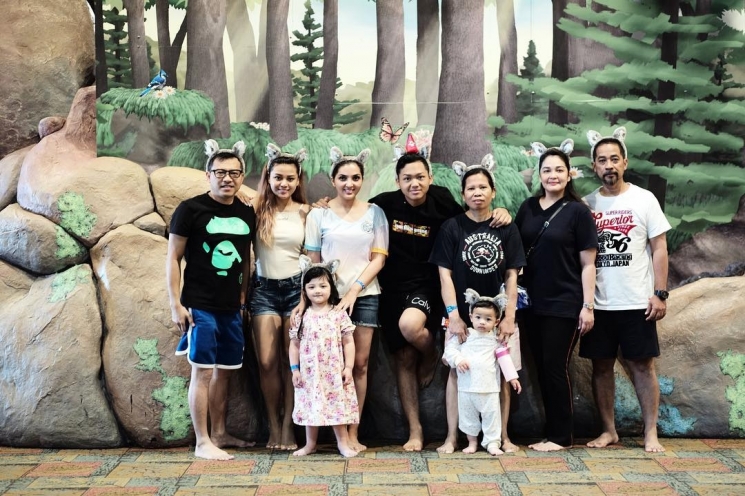 Keluarga Anang-Ashanty di Disneyland, Los Angeles from Instagram @ashanty_ash