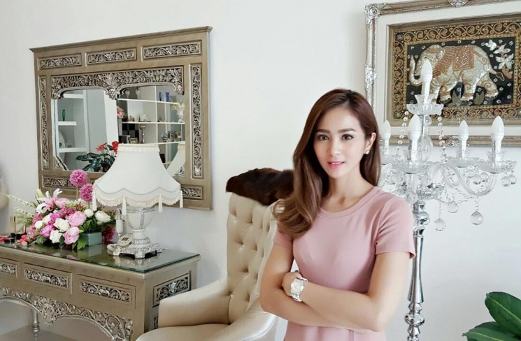 Bunga Zainal, mantan Raffi Ahmad yang menikah dengan lelaki India from Instagram @bungazainal05