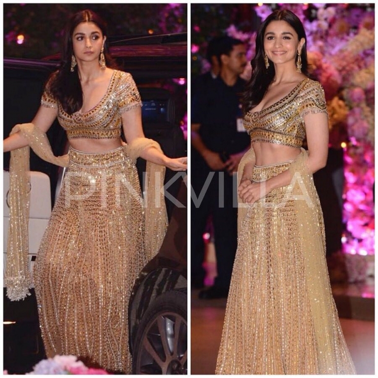 Alia Bhatt di pesta pertunangan akbar from Instagram @pinkvilla