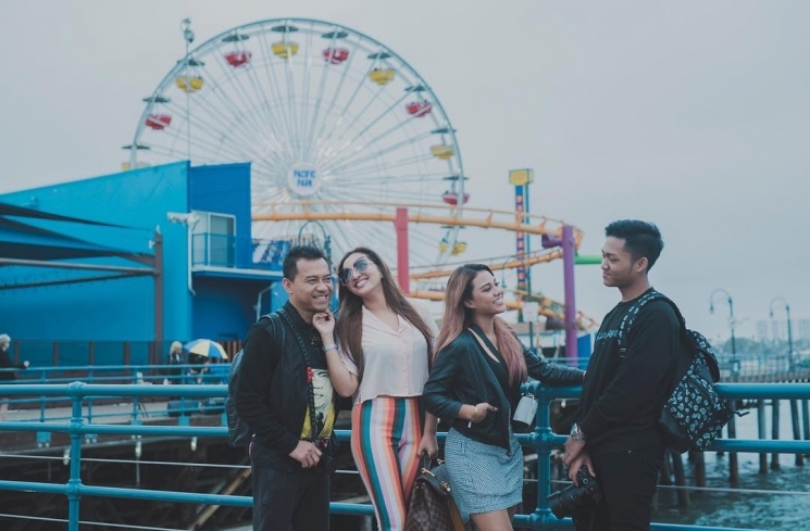 Keluarga Anang-Ashanty di Santa Monica Pier, California from Instagram @aurelie.hermansyah