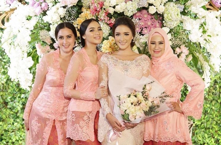 Citra Kirana dan ketiga saudara perempuannya.