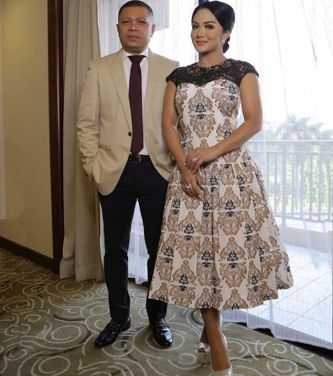 Krisdayanti temani Raul Lemos