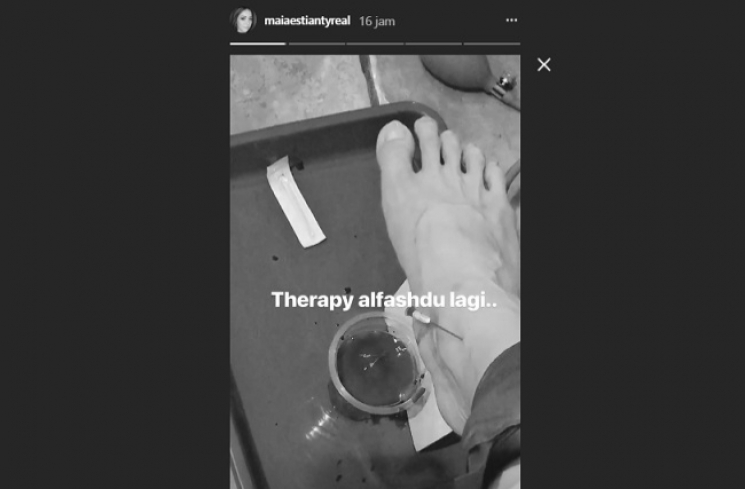 Maia Estianty saat jalani terapi Alfashdu/  Instagram Story @maiaestiantyreal