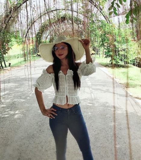 Instagram @dewiperssikreal