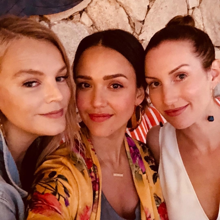 Jessica Alba dan teman-temannya from Instagram @jessicaalba
