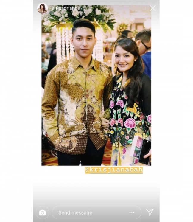 Siti Badriah dan Krisjiana 