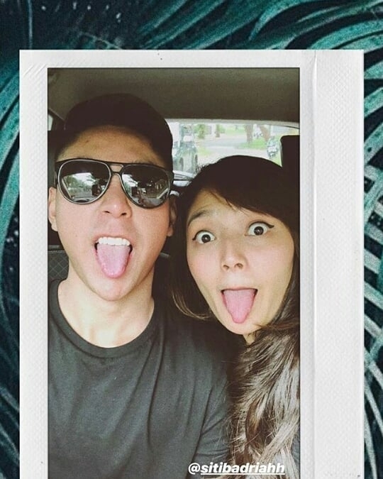 Krisjana dan Siti Badriah 